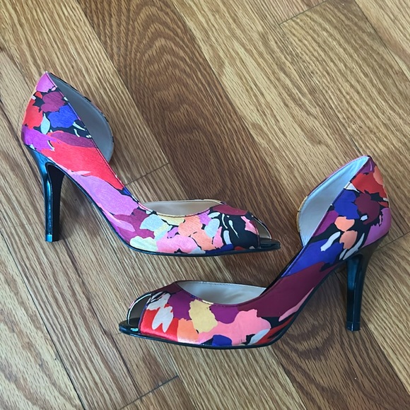 Marc Fisher Heels - 6M - Picture 1 of 3
